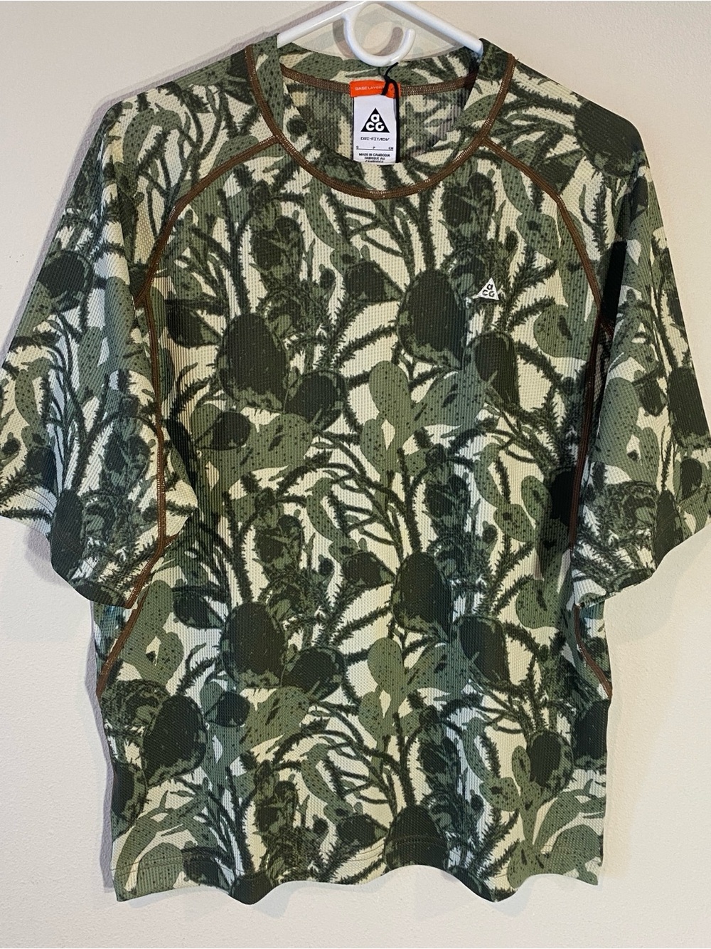 Nike ACG Chinati Dri-FIT ADV Cactus Camo Baselayer Top HV0587-229 $75 - Small